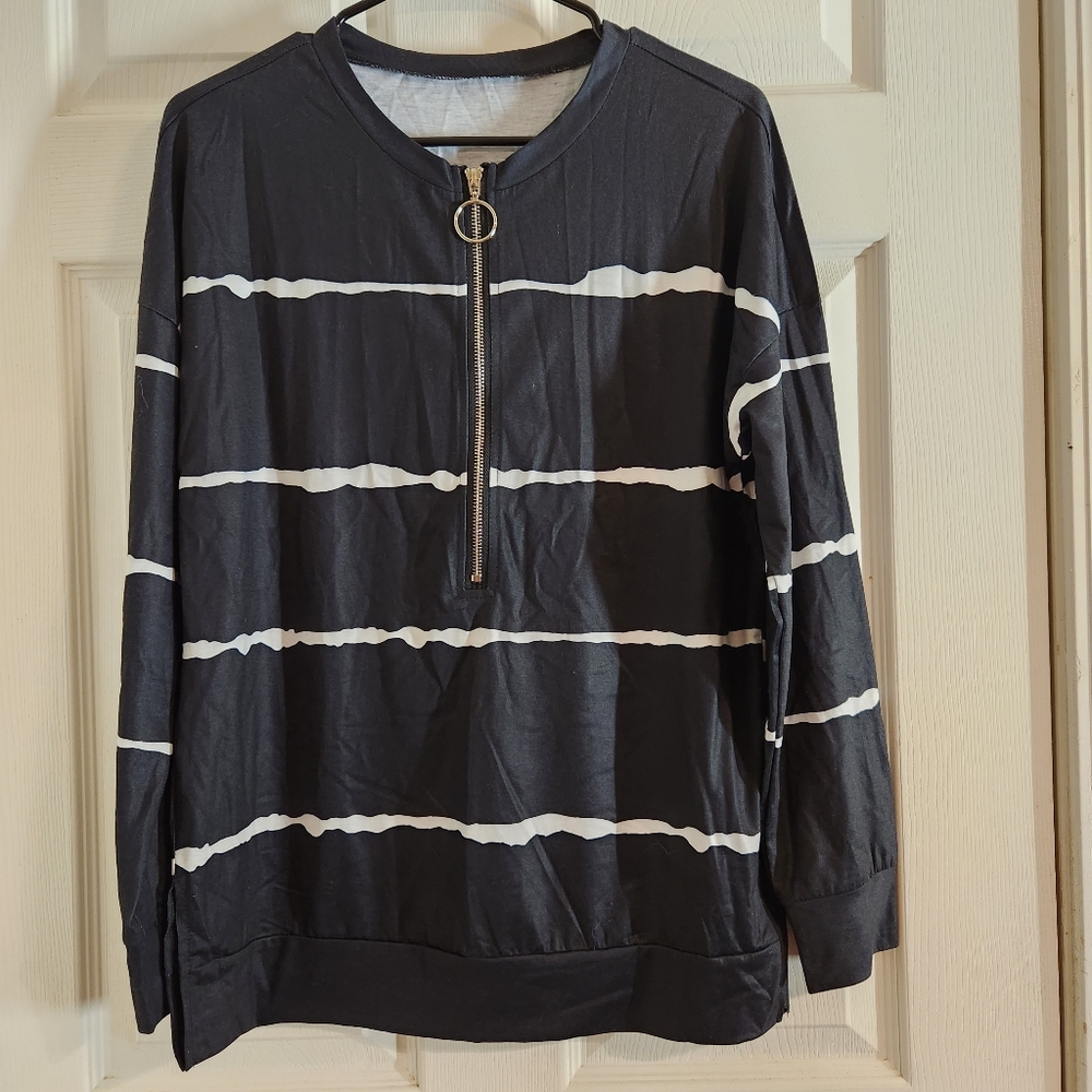 NWOT Black long sleeve with white stripes has no brand tag